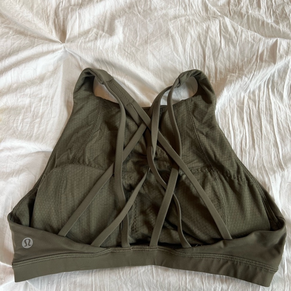 Lululemon energy bra size 8 - Picture 2 of 2